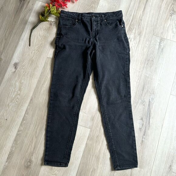 1822 Adrians Black Jeans Pants Size 8 Ankle Cropped - Picture 1 of 5